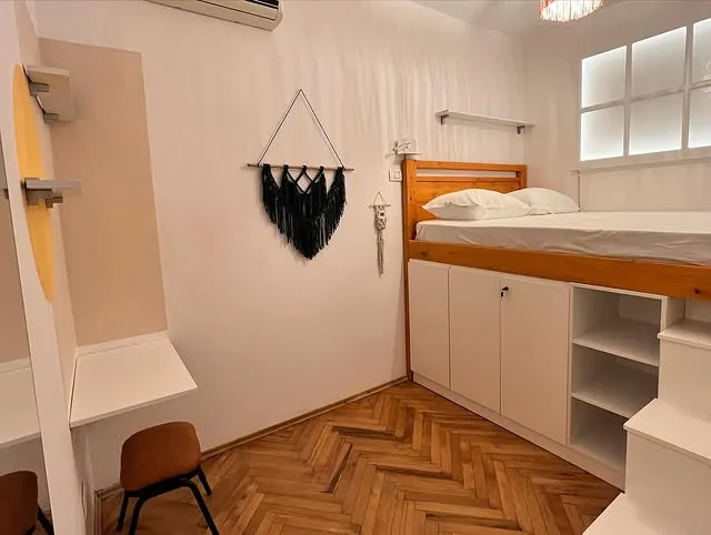 Another view of a private room